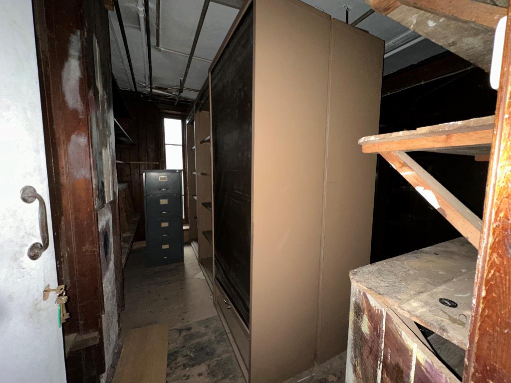 Lot: 37 - SUBSTANTIAL MIXED USE BUILDING WITH POTENTIAL - 10 Tower Road Basement File Room